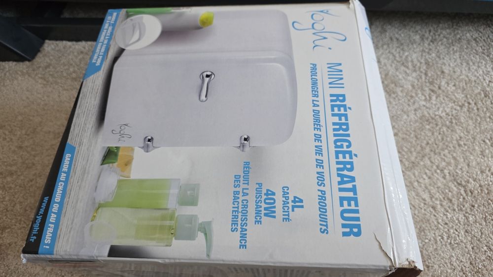 Mini Frigider Cosmetice si Auto Yoghi 4L Functie Dubla Racire si Incalzire Nou in Cutie