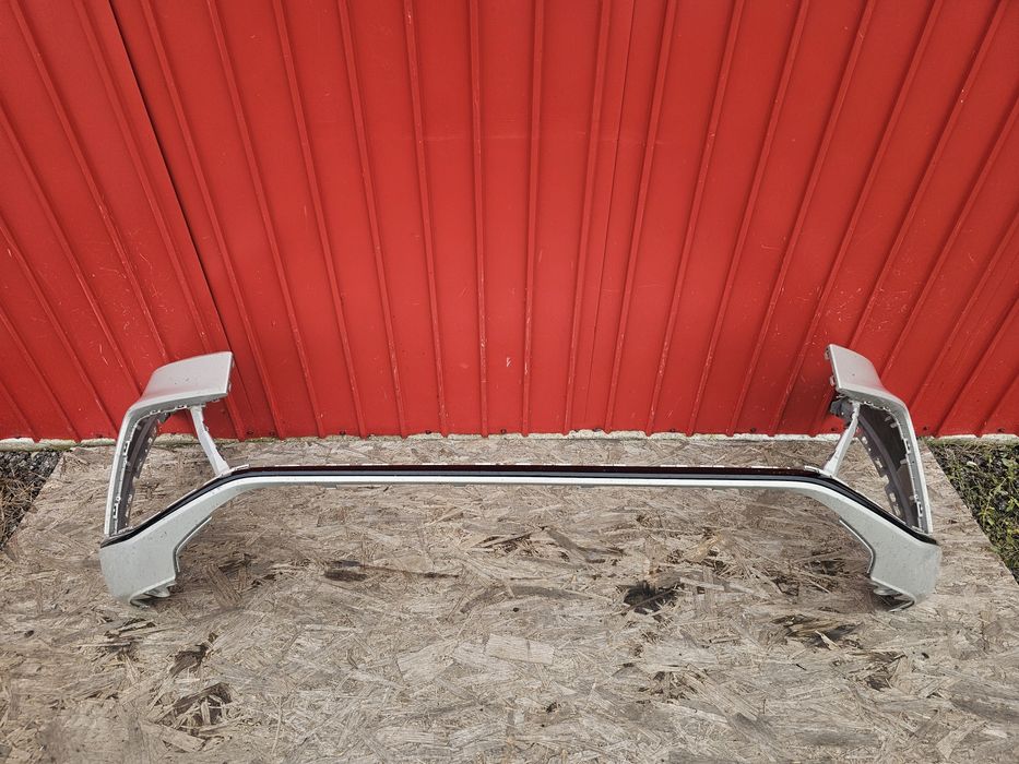 Bara fata Audi Q8 S-Line cod 4M8807437D