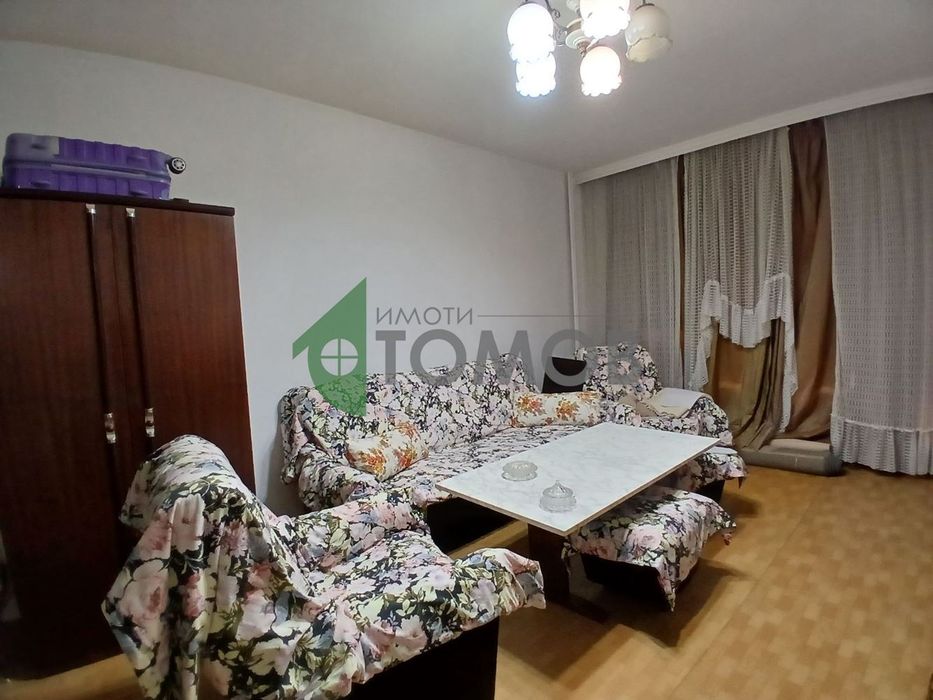 Двустаен апартамент с кухня в Три Чучура-север