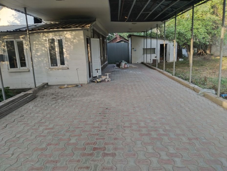 Терраторя уборка