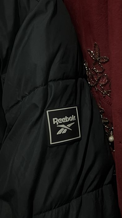 Продам куртка Reebok