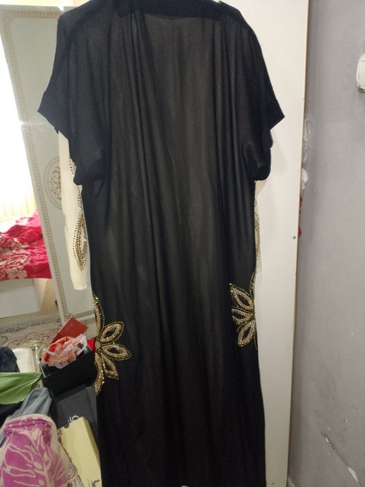 Вечерние платья женской