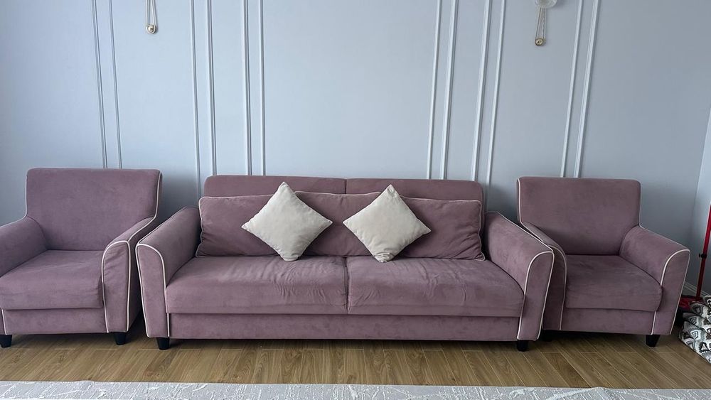 Продается диван в хорошем состоянии.