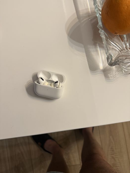 Apple air pods pro 1st gen