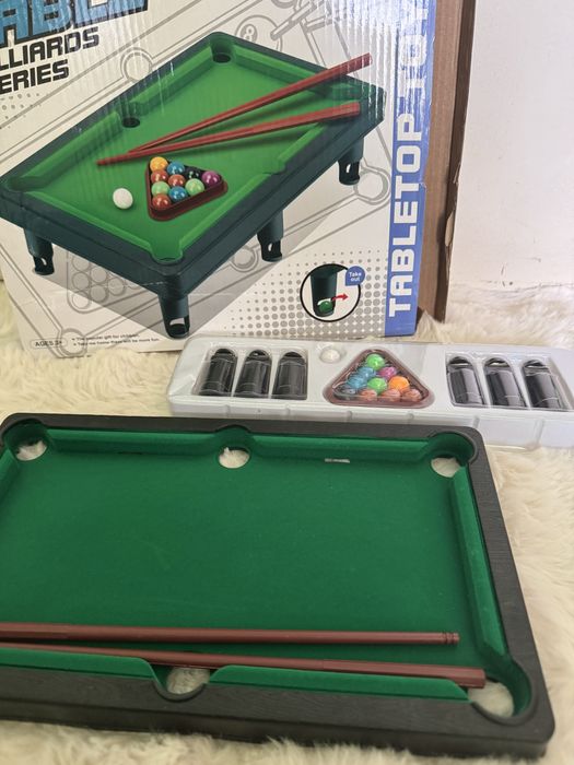 Малка билярдна маса