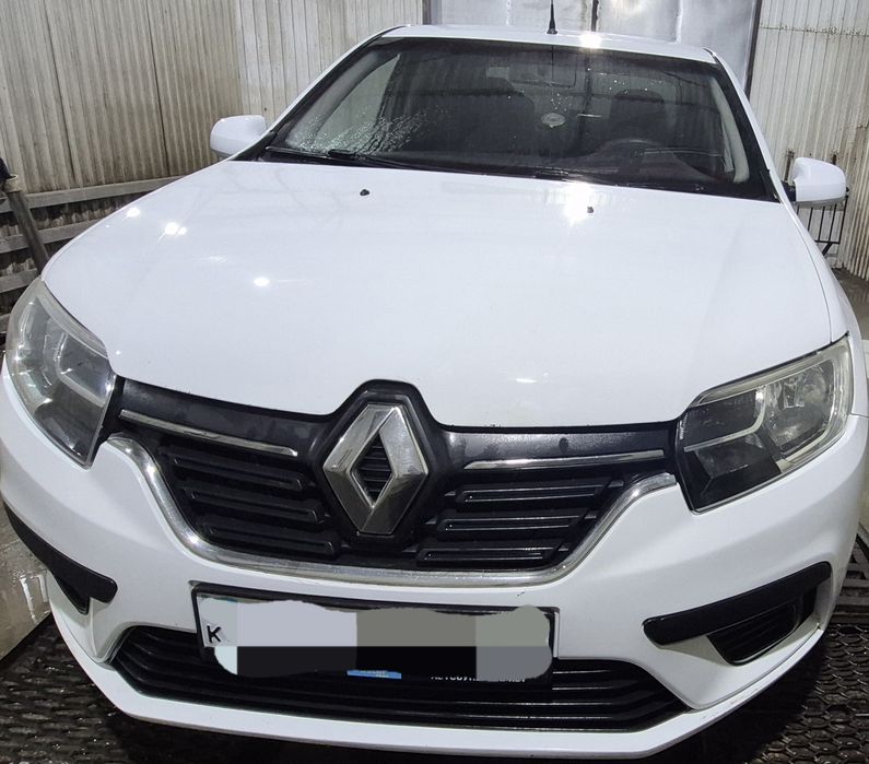 Рено логан 2    год 2018