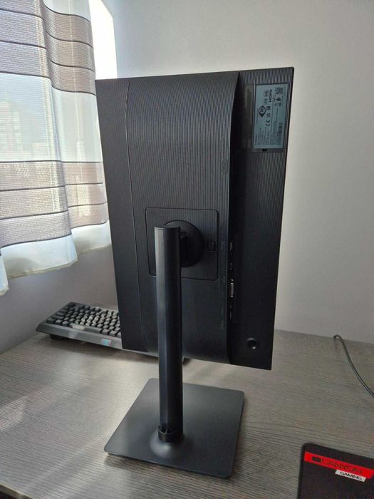 Монитор Samsung 24" FullHD IPS 75Hz модел F24T650 в отлично състояние