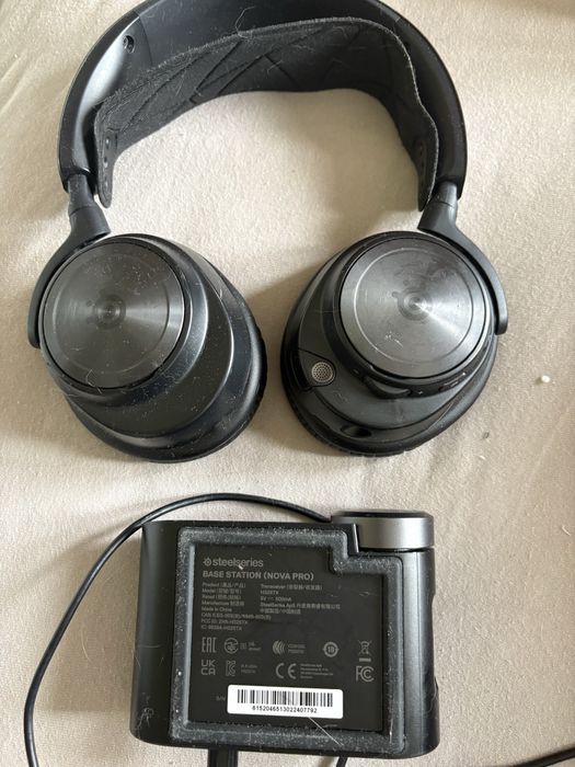 SteelSeries Arctis Nova Pro Wireless + GameDAC – căști gaming premium, complete