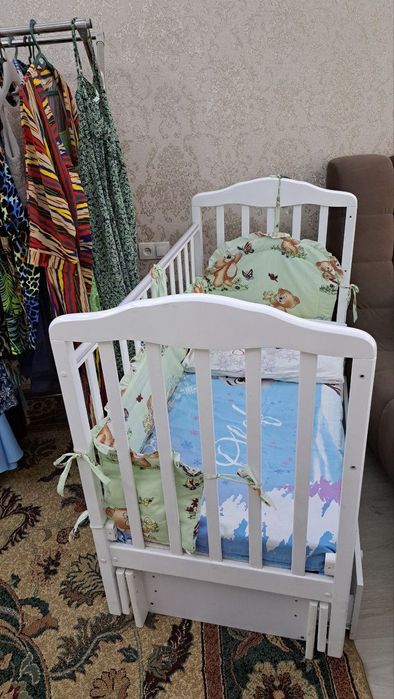 Детская кроватка маятник с ящиками. Комплект фул.