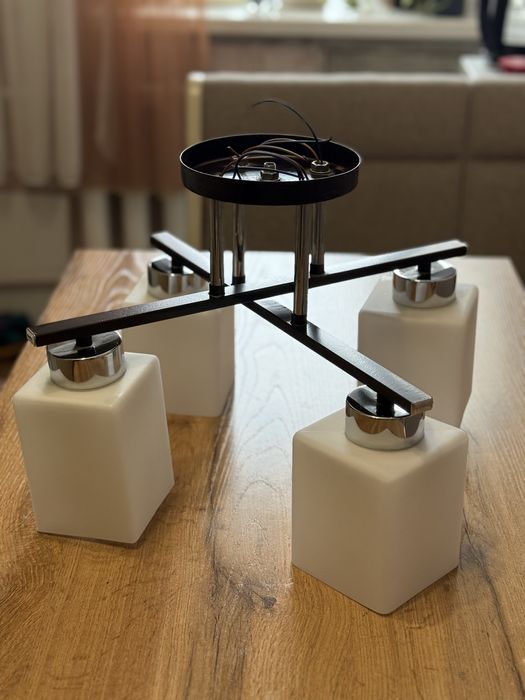 Люстра с 4 плафонами