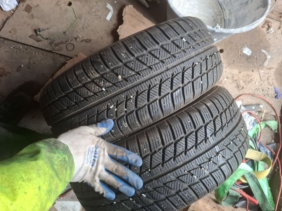 Vand 2 anvelope 195 50 16 ca noi de iarna dot 2020