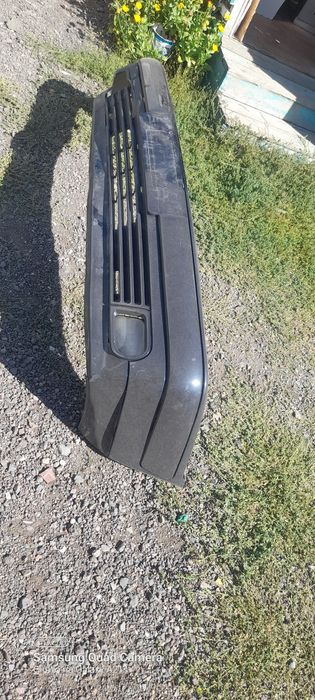 Бампер Мерседес 210. Очкарик.