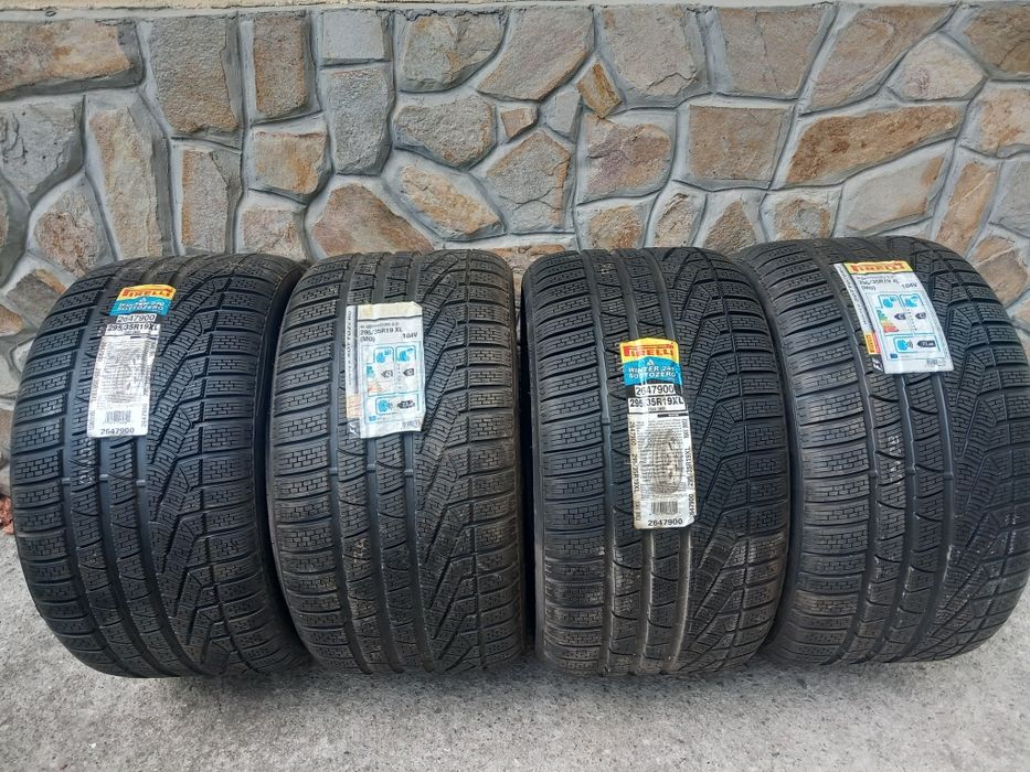 Чисто нови гуми 19цола Pirelli-sottozero-295/35/19.зимни.2016година.