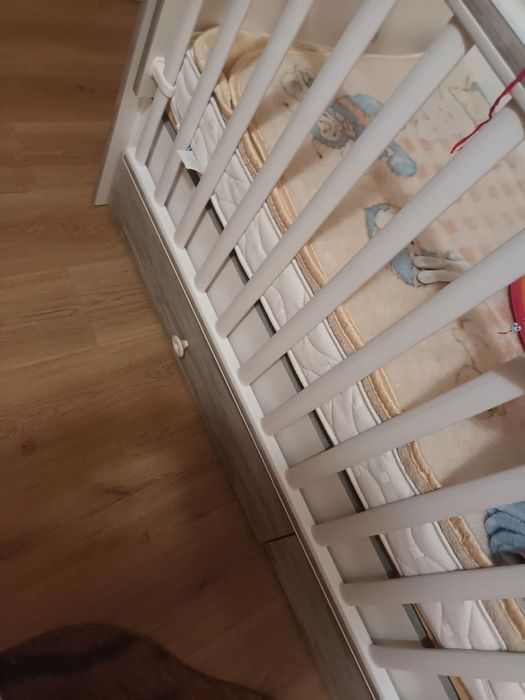 Продава се кошара за дете