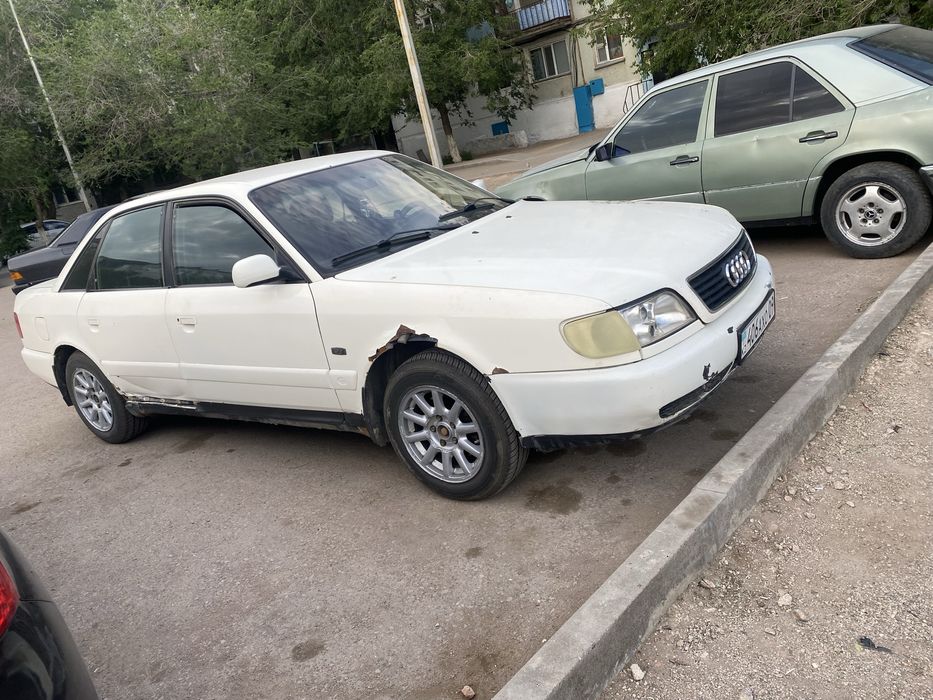 Ауди А6 С4 94 года 2.0 обьем