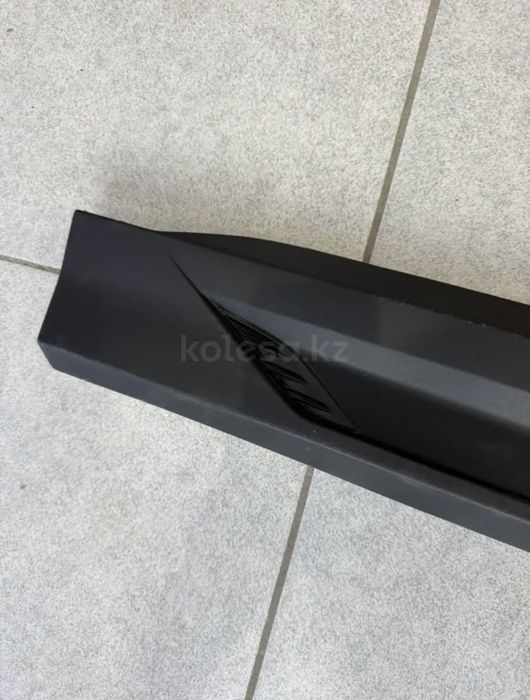 Молдинг передней левой двери Geely Coolray