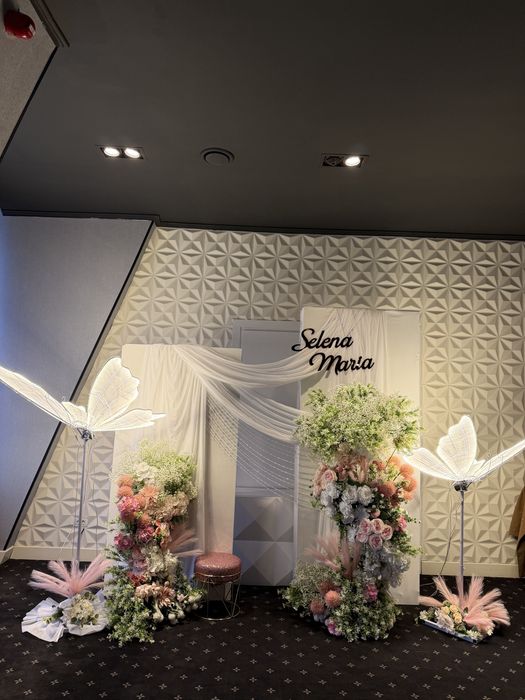 Decor baloane și flori  pentru petreceri și evenimente speciale