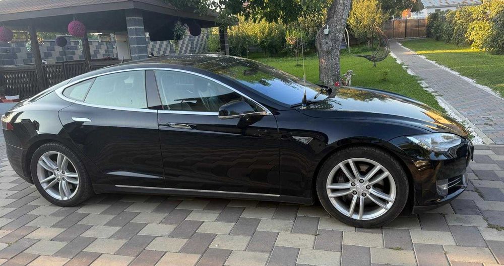 Vand Tesla Model S 85kw