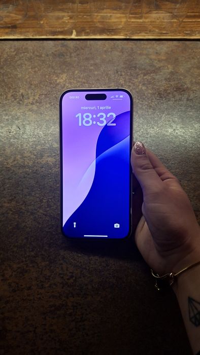 Iphone 15 pink de vanzare