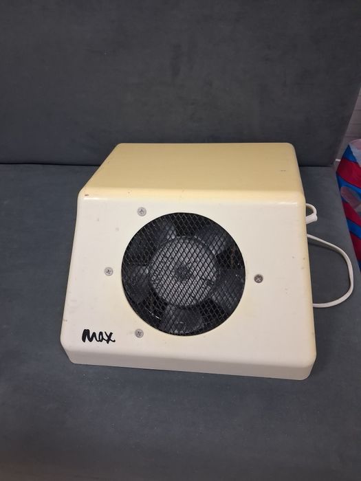 Отдам за шоколадку вытяжку для маникюра