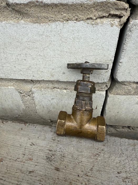 Бронзовый кран на 15