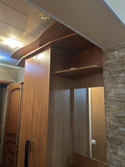 Продам шкаф в прихожую