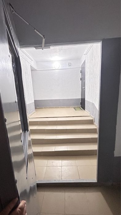 Продам 2 комнат квартиру