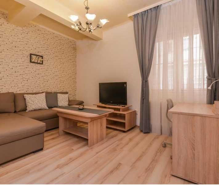 Тристаен ап Идеален Център близо до Витошка