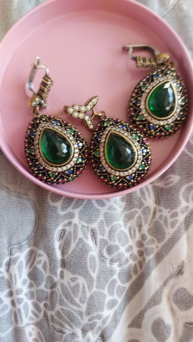 Продаю серебро серьги клоном