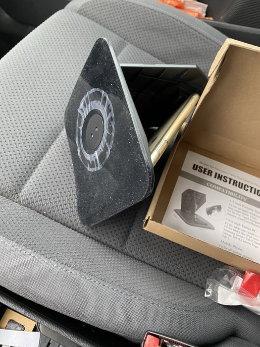 Стойка за кола за мобилен телефон и таблет