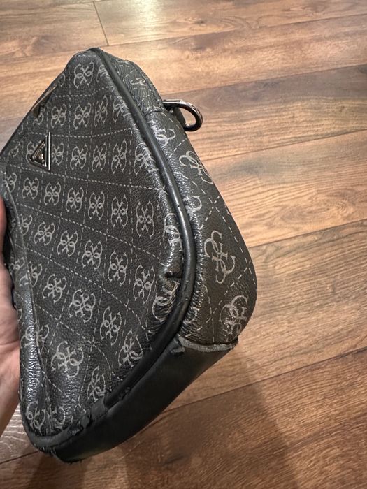 Guess - мъжка чанта