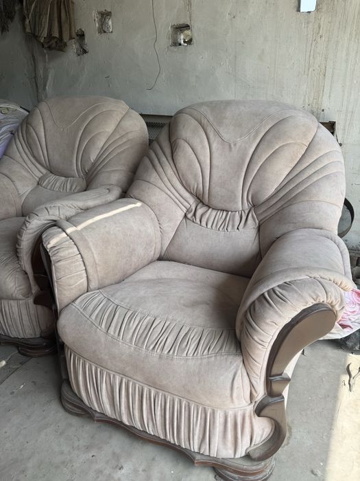 Диваны, кресла в идеальном состоянии!