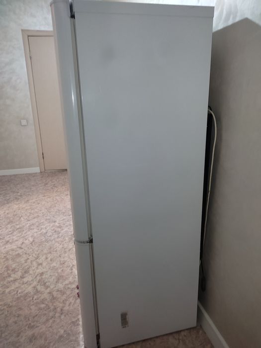 Холодильник Indesit