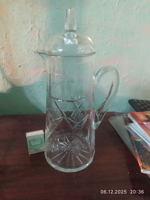 Продам графины из хрусталя.