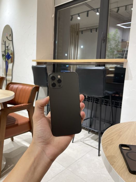 Продам срочно iPhone 12 Pro 128gb