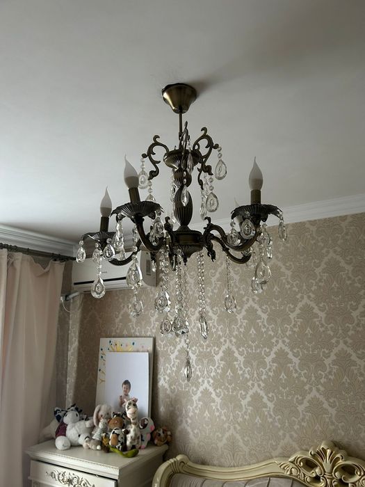 Продам люстры в количестве 3 шт