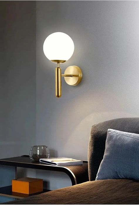 Модерен комплект от 2 златни стенни аплици, работещи с батерии, LED