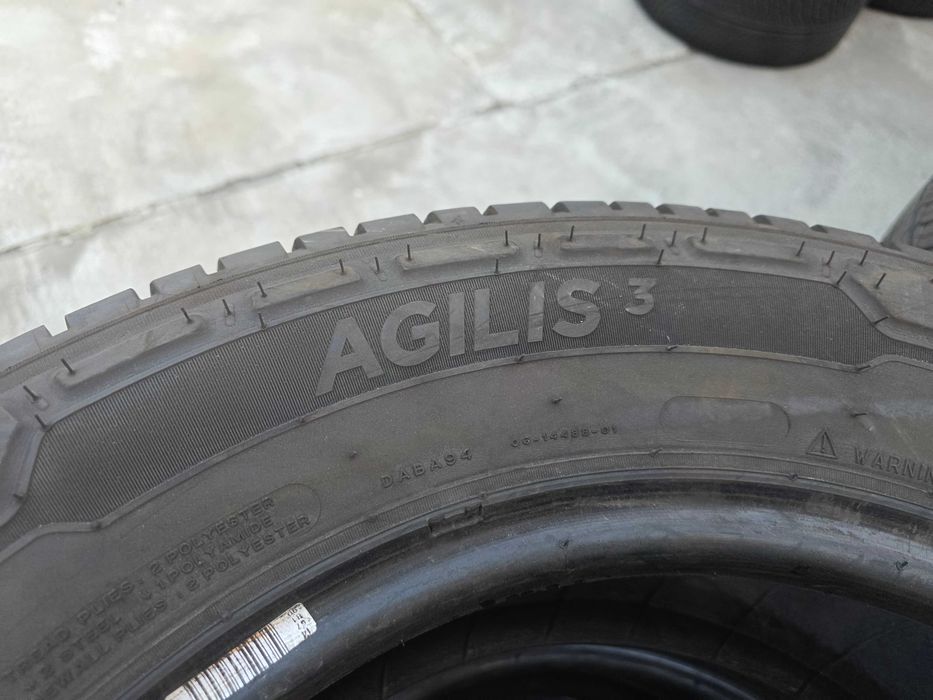 2бр Летни гуми за бус 235 65 16 С - Michelin - DOT 2023