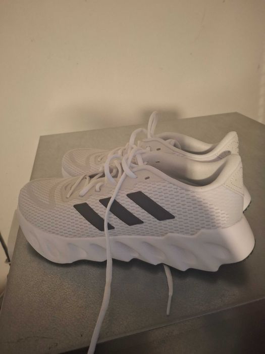 Нови маратонки Adidas 44