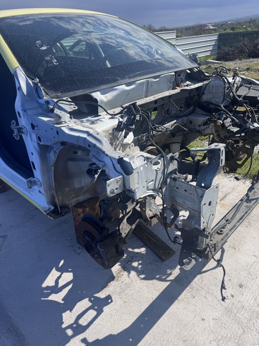 Lonjeron fata stanga dreapta prag stanga dreapta aripa spate stanga dreapta panou fusta spate Renault Fluence