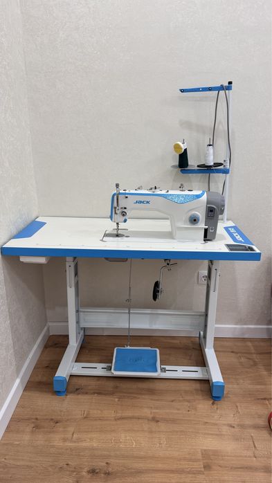 Швейная машинка F4