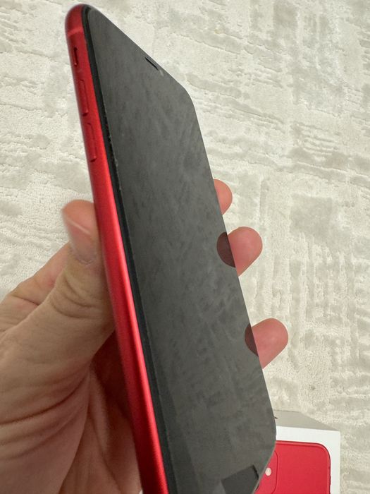 Iphone 11 Red,impecabil, la cutie cu factură de achizite