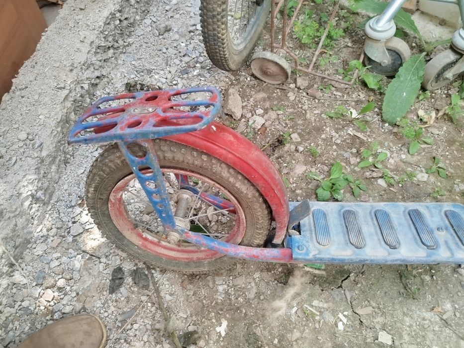 Продается детский самокат.