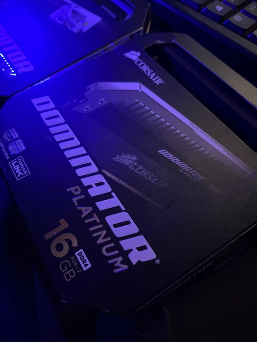 Corsair Dominator Platinum RAM 32GB 4x8 DDR4 3200mhz CL16