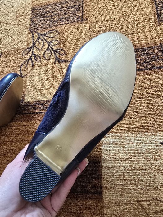 Обувки на висок ток