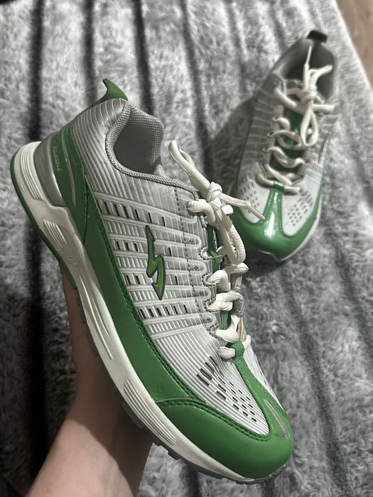 Кроссовки новые зелено-серые