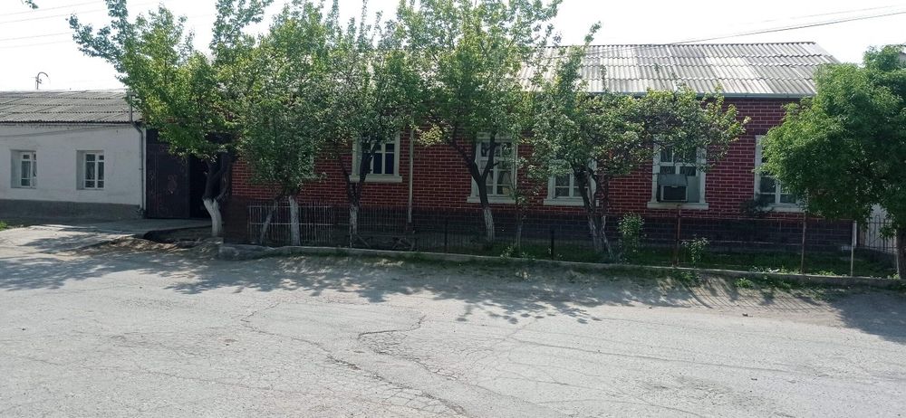 Ховли уй сотилади