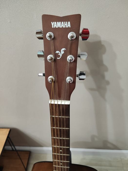 Гитара Yamaha F310+стойка для гитары