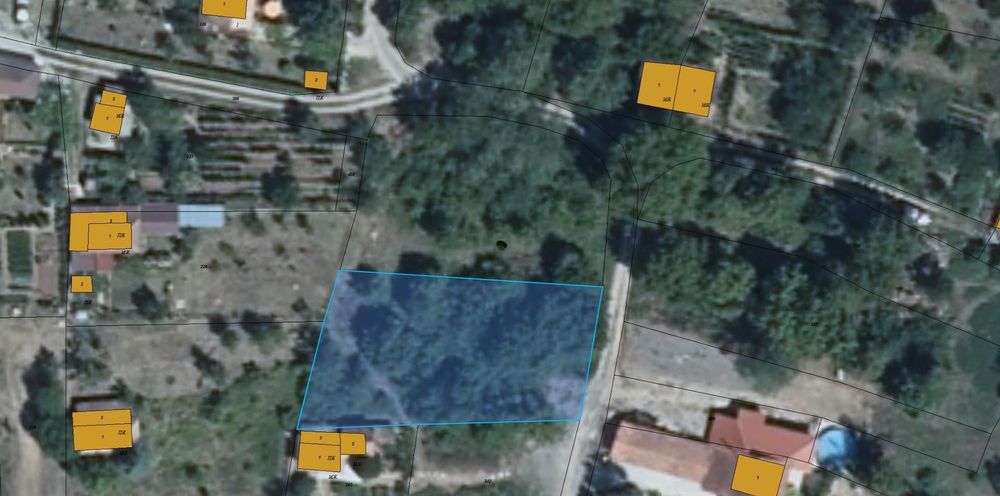 Парцел в Габрово, област-гр.Севлиево площ 1614 цена 21500