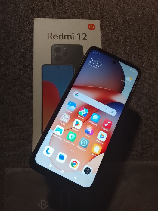 Redmi 12 на 16/256 гигов.